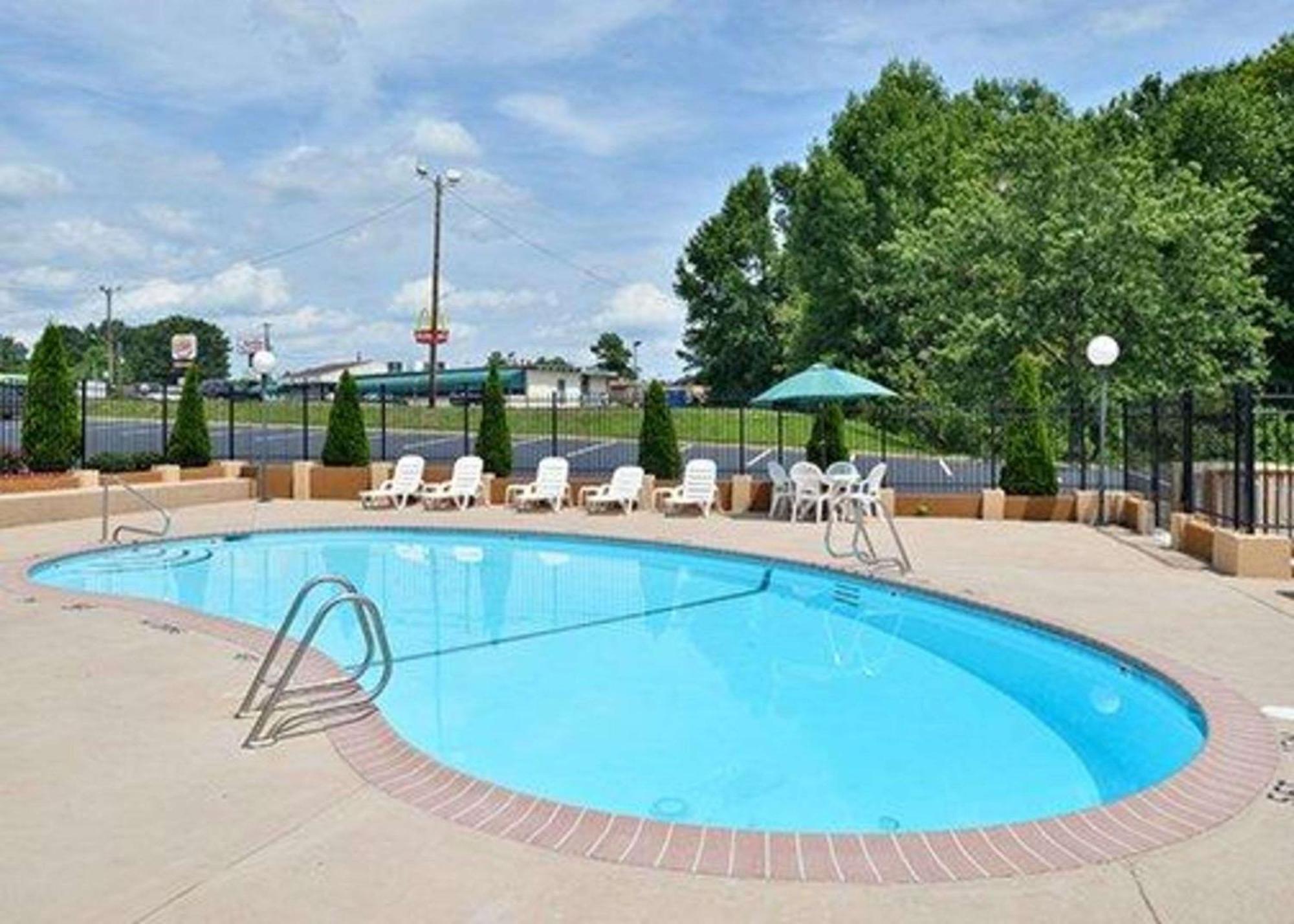 Quality Inn Asheboro South Екстер'єр фото